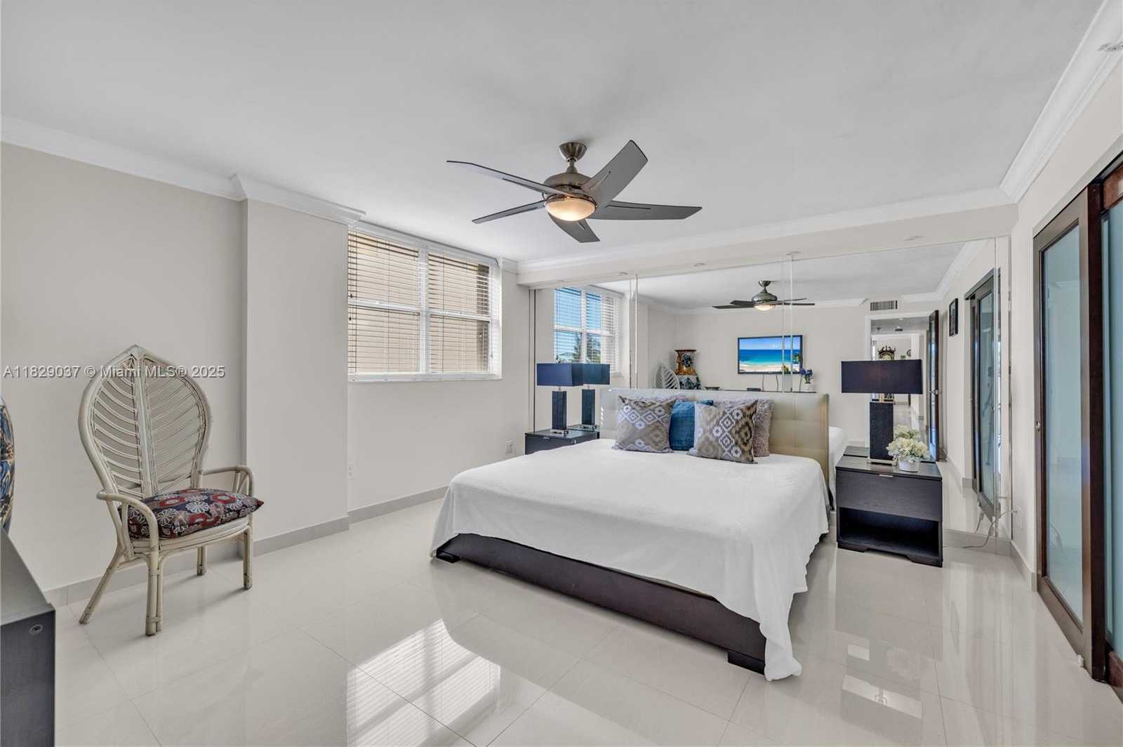 Small Image of 1623 COLLINS AVE #418, Miami Beach Number 15
