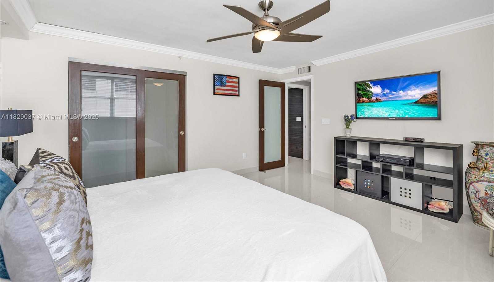Small Image of 1623 COLLINS AVE #418, Miami Beach Number 16