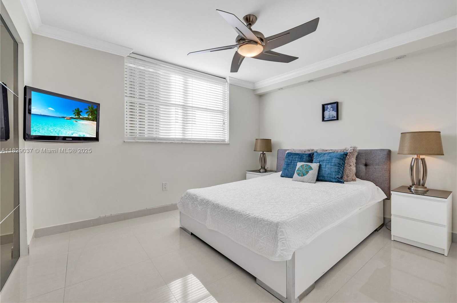 Small Image of 1623 COLLINS AVE #418, Miami Beach Number 17