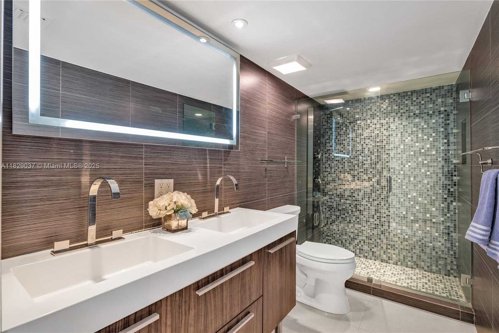 Small Image of 1623 COLLINS AVE #418, Miami Beach Number 18