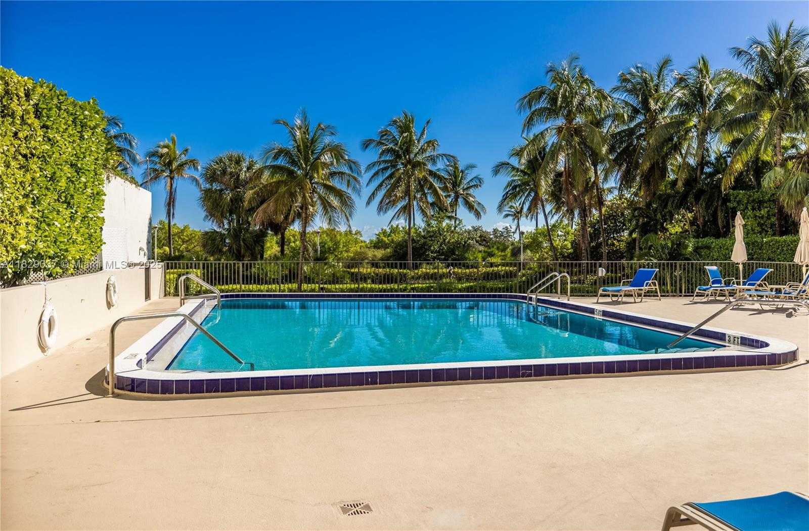 Small Image of 1623 COLLINS AVE #418, Miami Beach Number 25