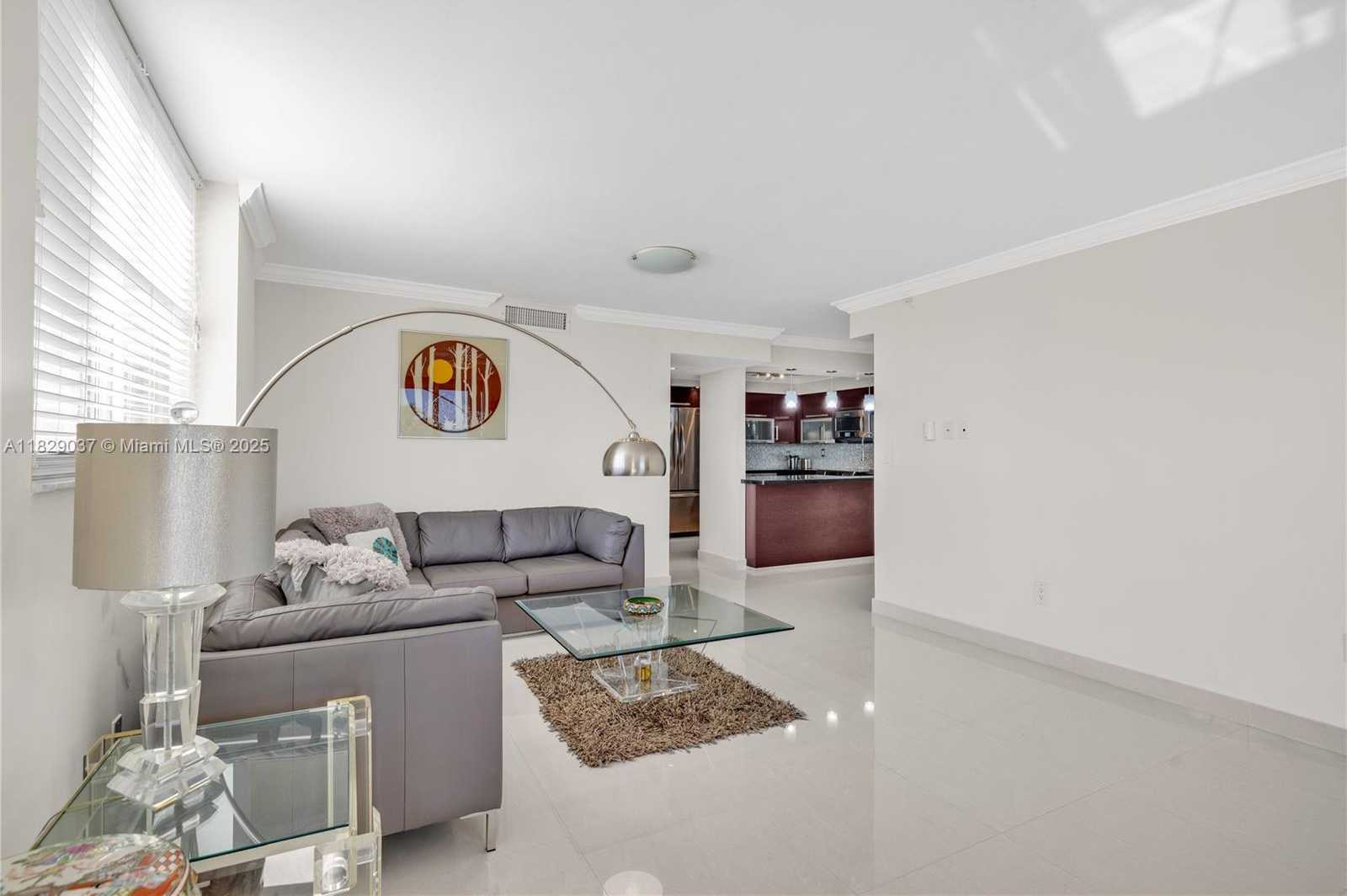 Small Image of 1623 COLLINS AVE #418, Miami Beach Number 7