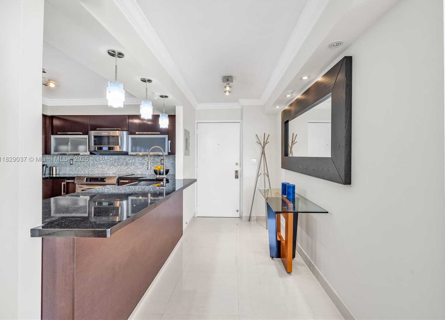 Small Image of 1623 COLLINS AVE #418, Miami Beach Number 8