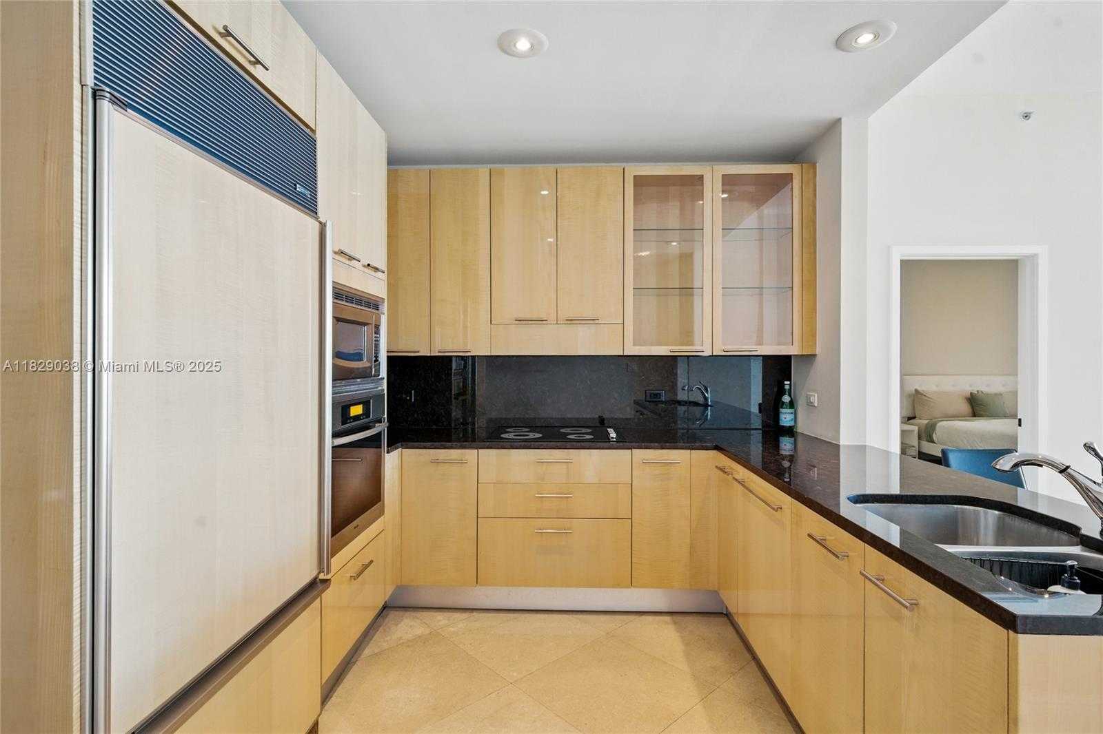 Small Image of 6799 COLLINS AVE #401, Miami Beach Number 12