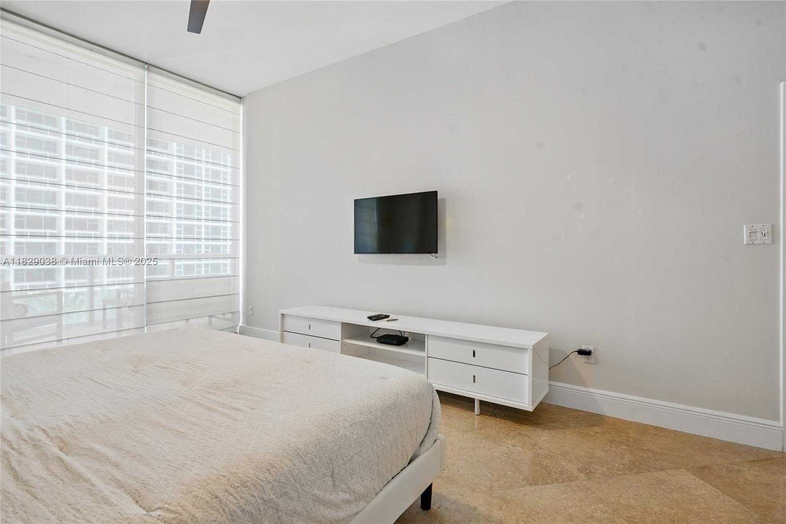 Small Image of 6799 COLLINS AVE #401, Miami Beach Number 25