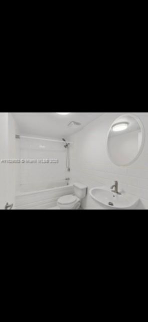 Small Image of 690 SOUTH WEST 1ST CT #2310, Miami Number 8