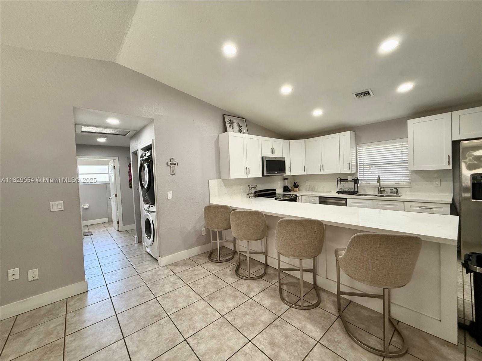 Small Image of 1840 JEFFERSON ST #B, Hollywood Number 10