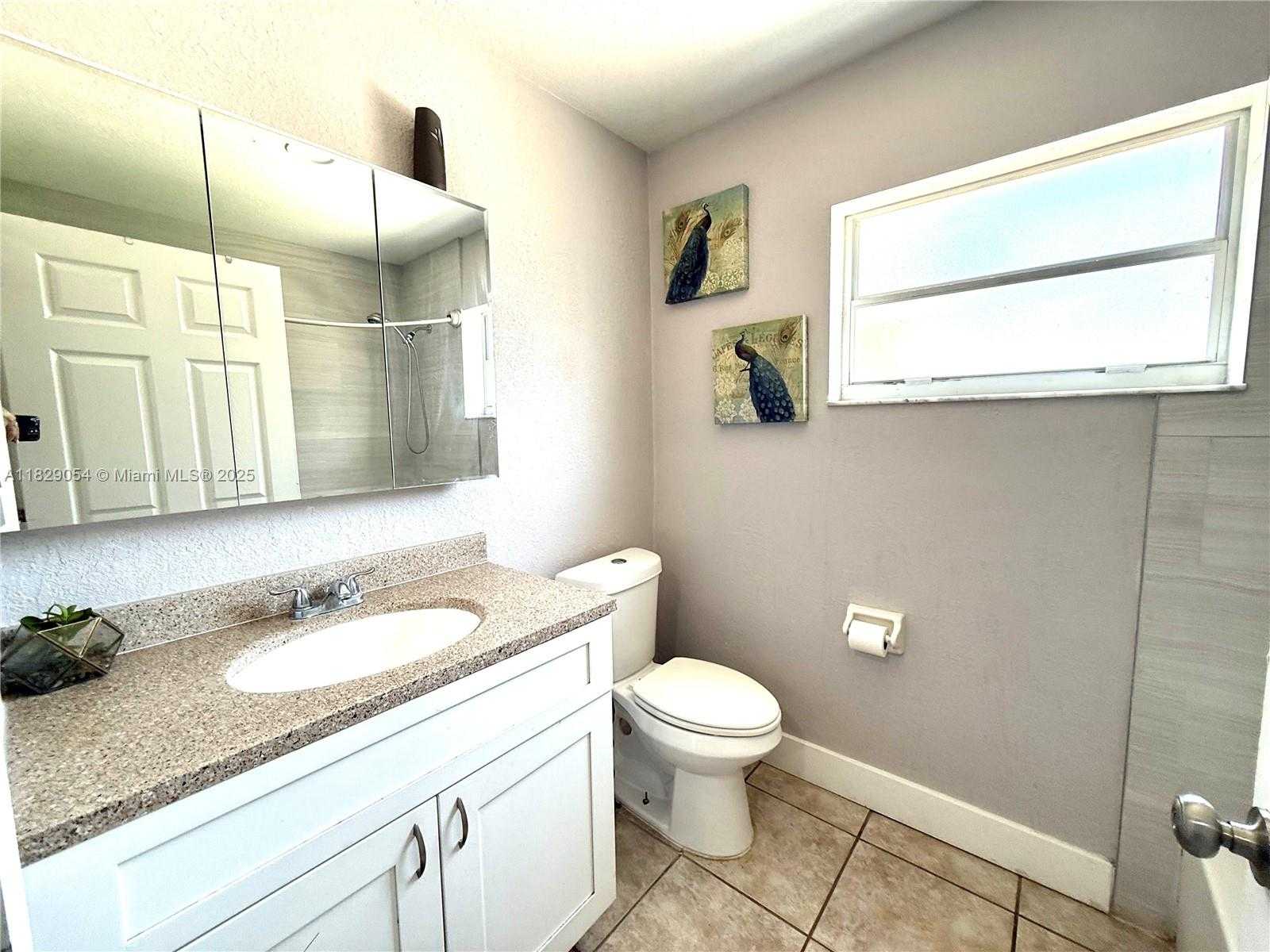 Small Image of 1840 JEFFERSON ST #B, Hollywood Number 15
