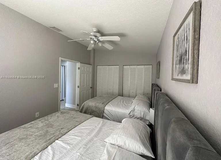 Small Image of 1840 JEFFERSON ST #B, Hollywood Number 18