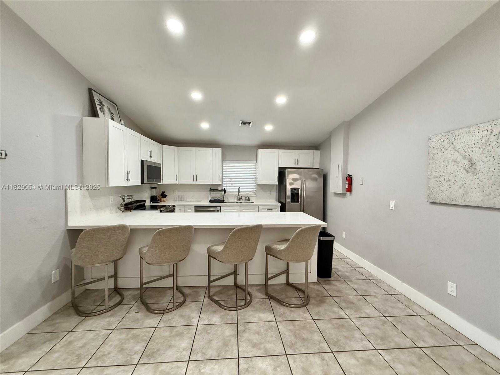 Small Image of 1840 JEFFERSON ST #B, Hollywood Number 4