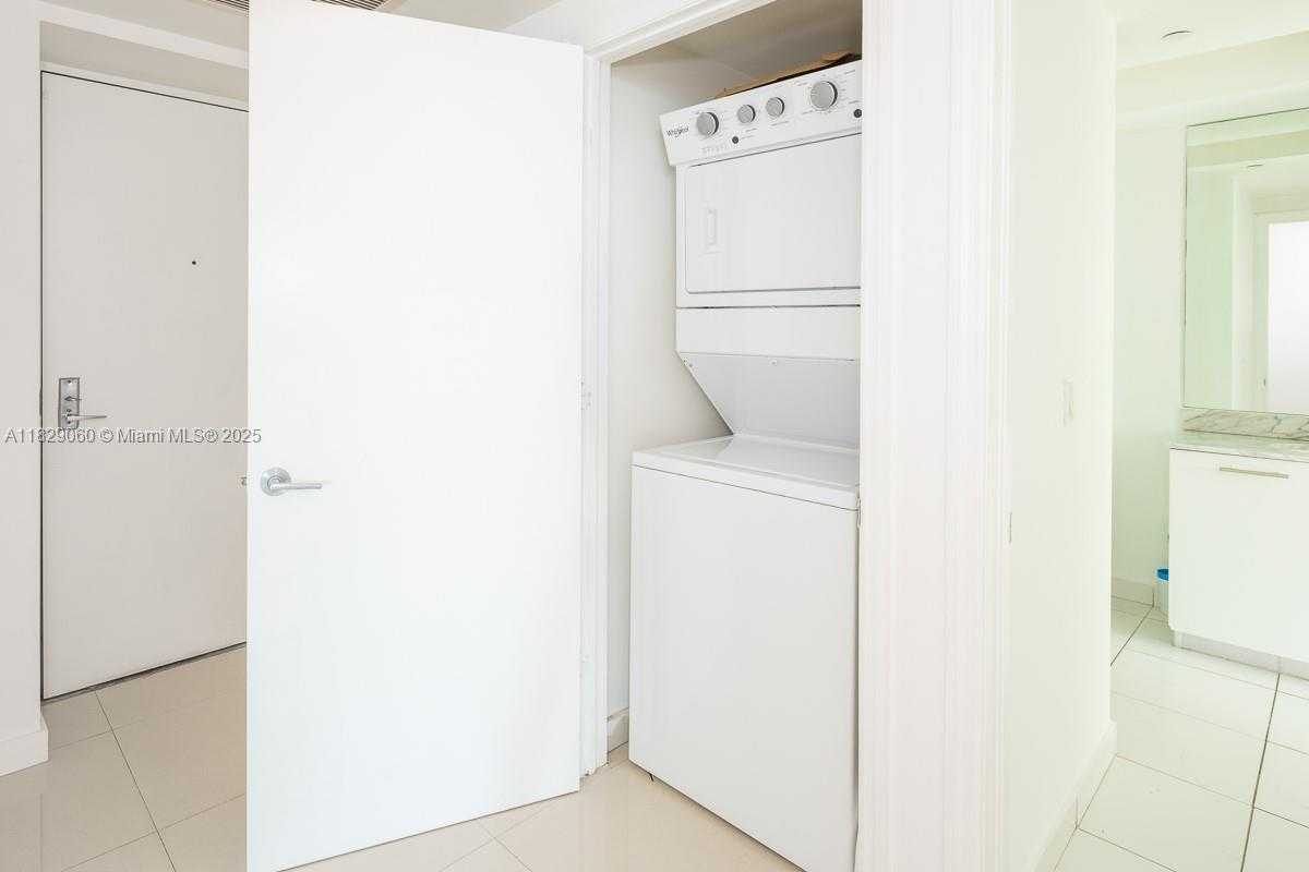 Small Image of 55 SOUTH EAST 6 STREET #2210, Miami Number 27