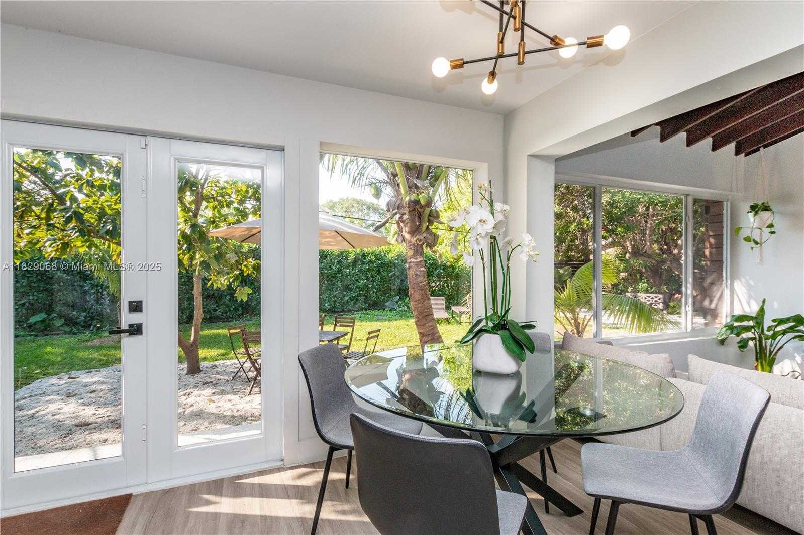 Small Image of 2302 FUNSTON ST, Hollywood Number 10