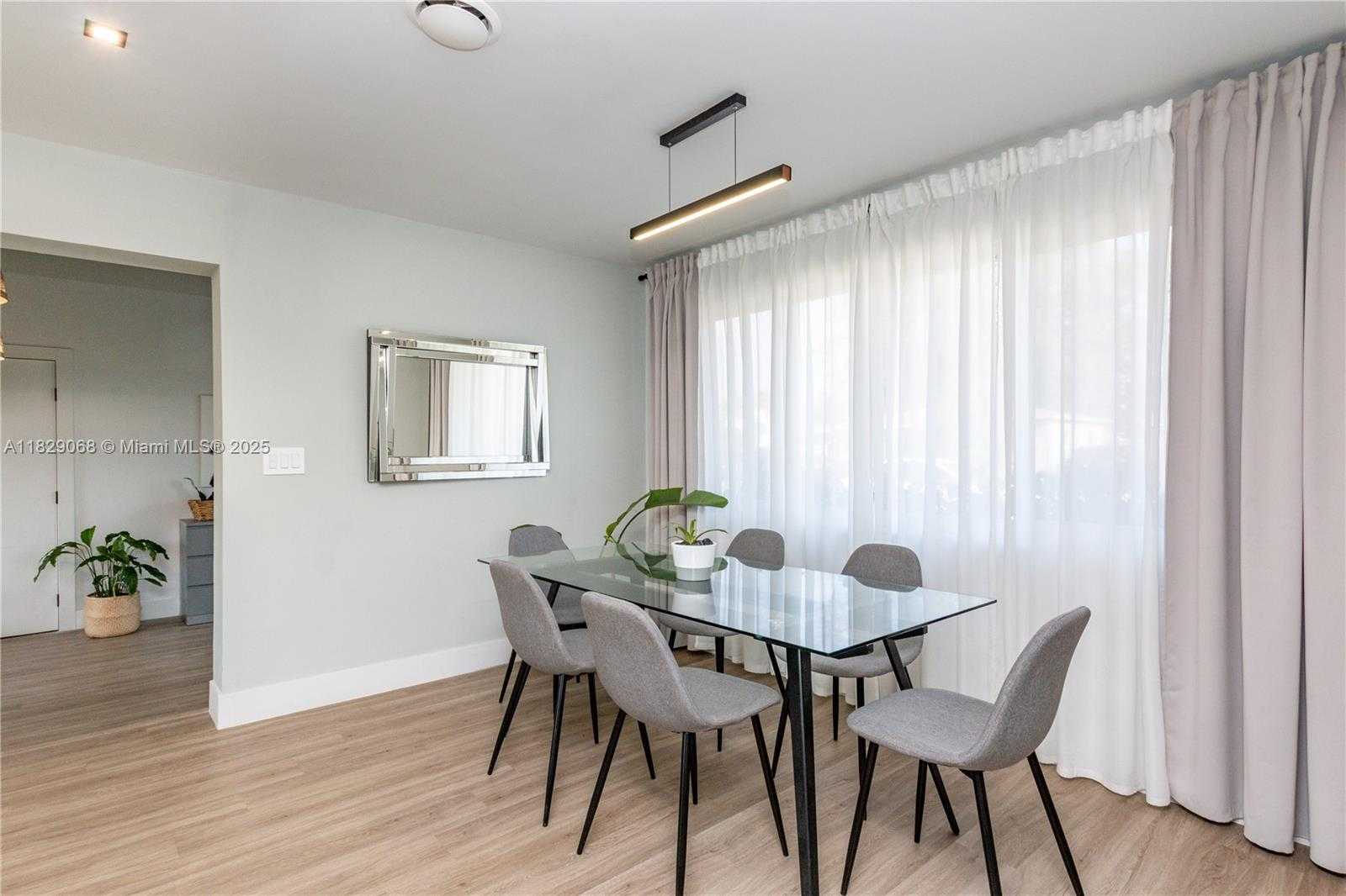 Small Image of 2302 FUNSTON ST, Hollywood Number 12