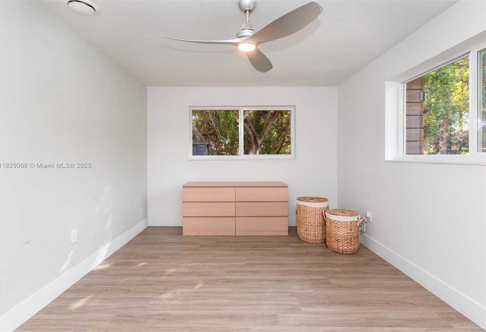 Small Image of 2302 FUNSTON ST, Hollywood Number 25