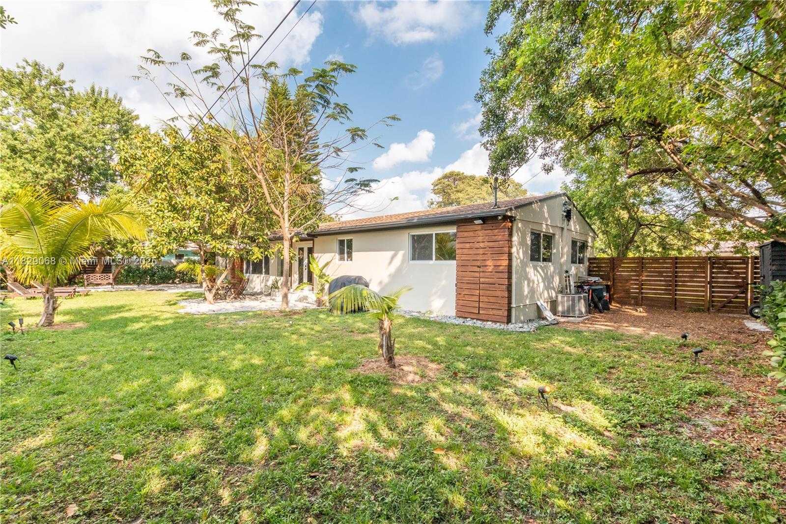 Small Image of 2302 FUNSTON ST, Hollywood Number 35