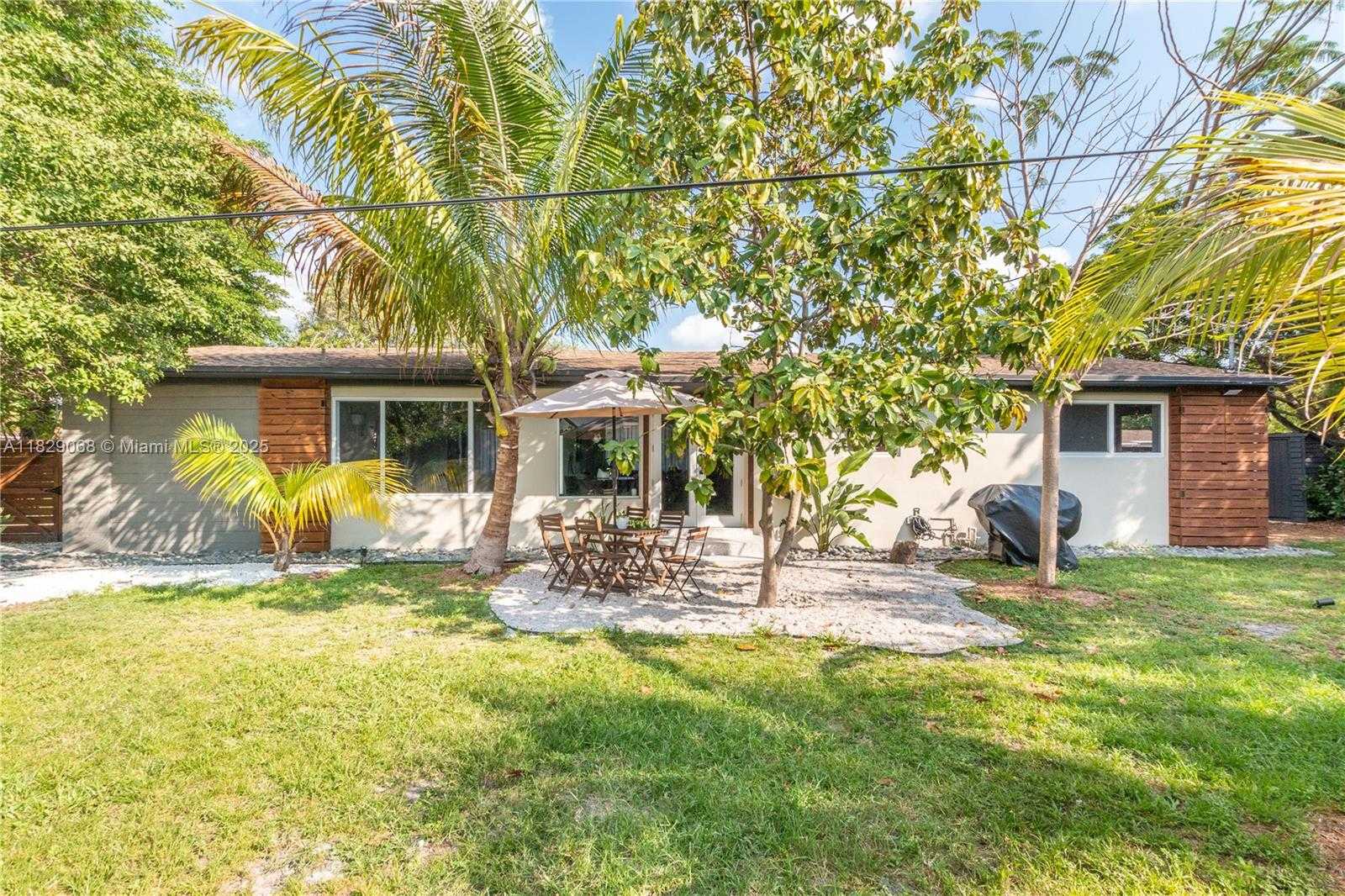 Small Image of 2302 FUNSTON ST, Hollywood Number 36