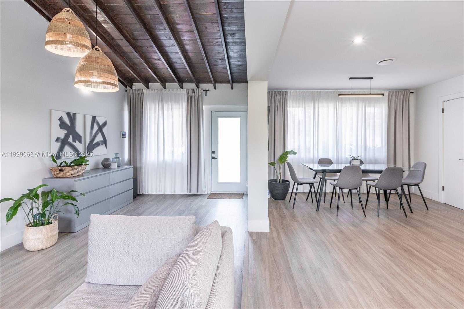 Small Image of 2302 FUNSTON ST, Hollywood Number 6