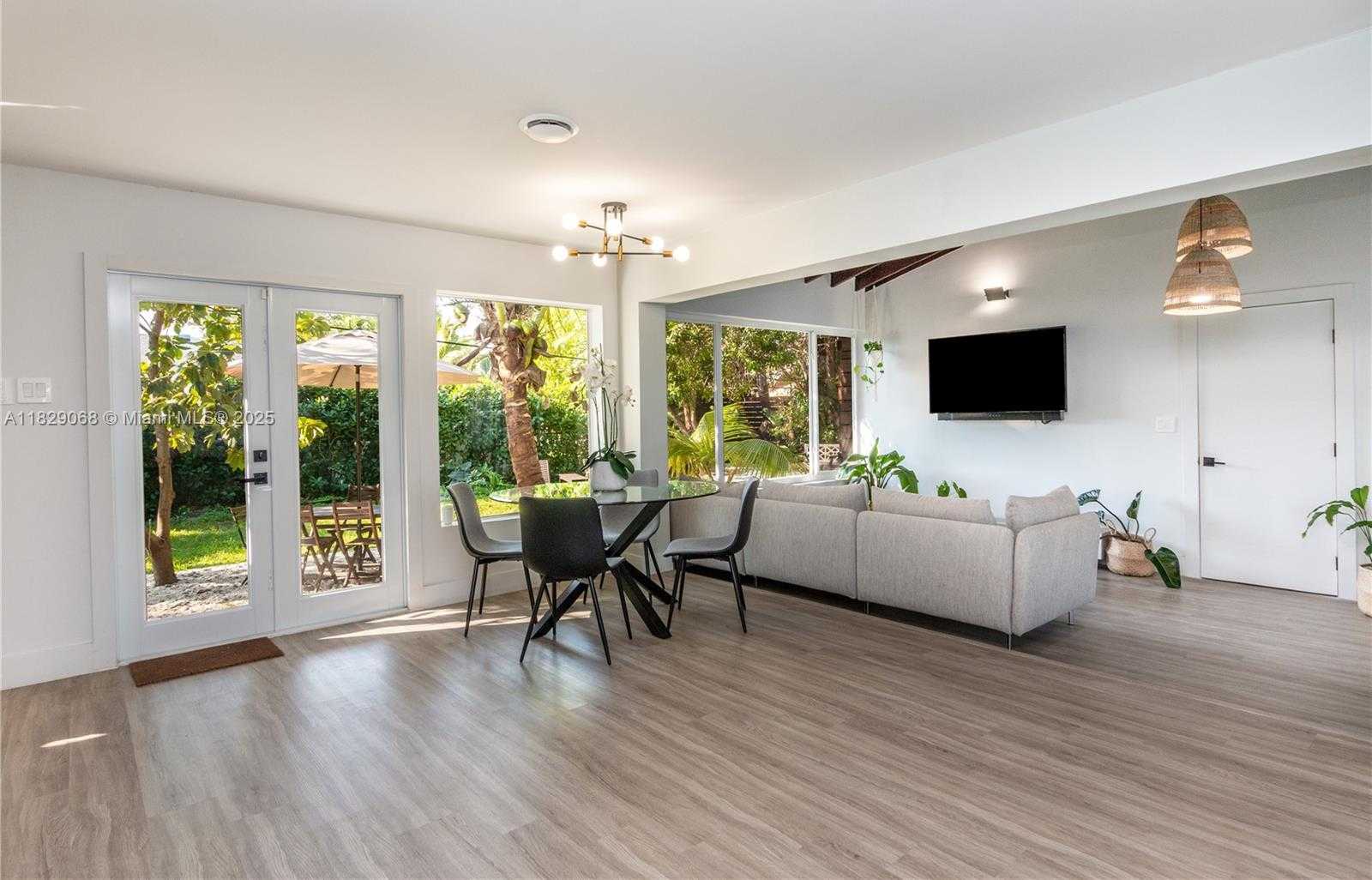 Small Image of 2302 FUNSTON ST, Hollywood Number 9