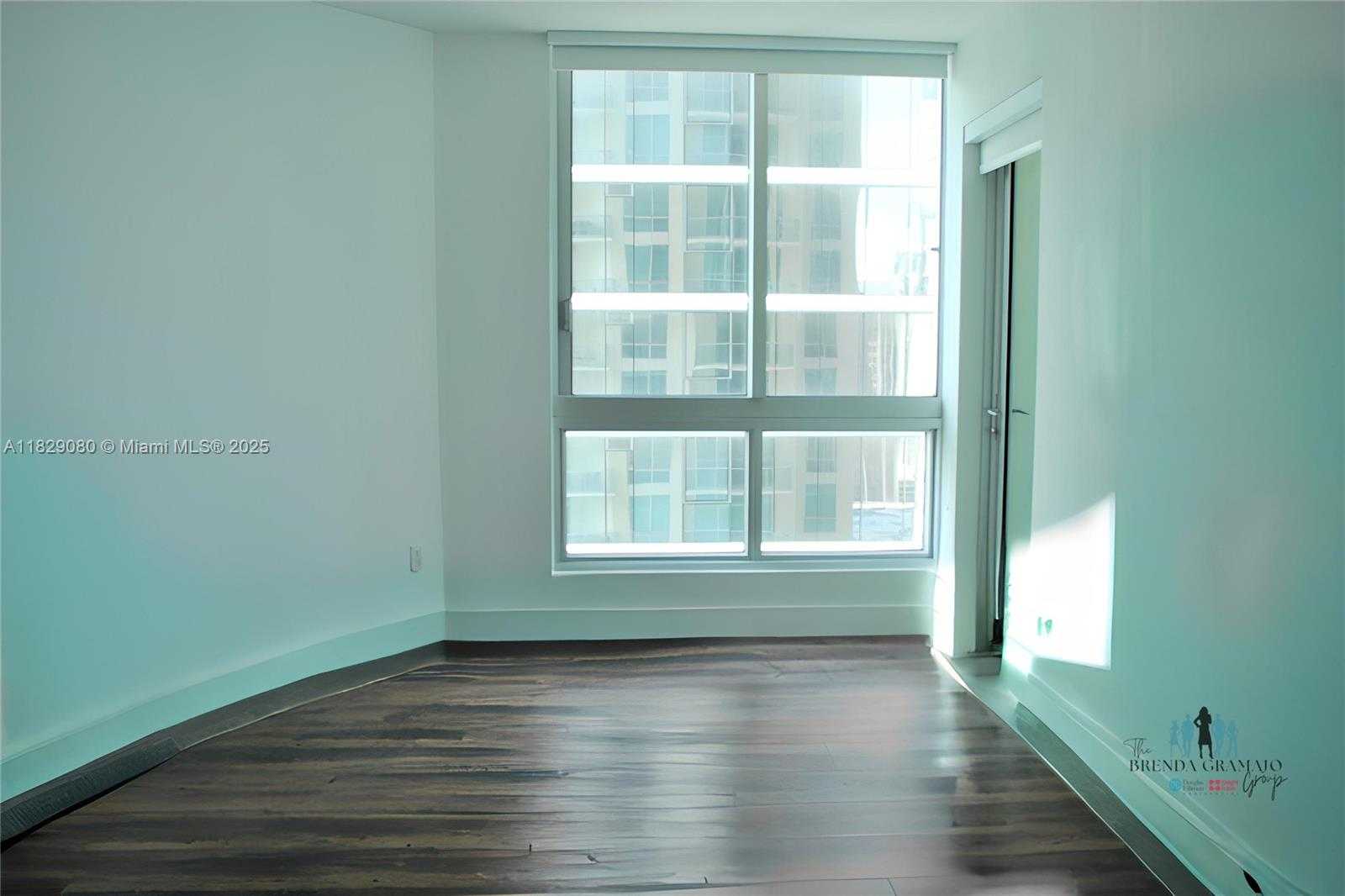 Small Image of 300 SOUTH BISCAYNE BLVD #T-2802, Miami Number 6