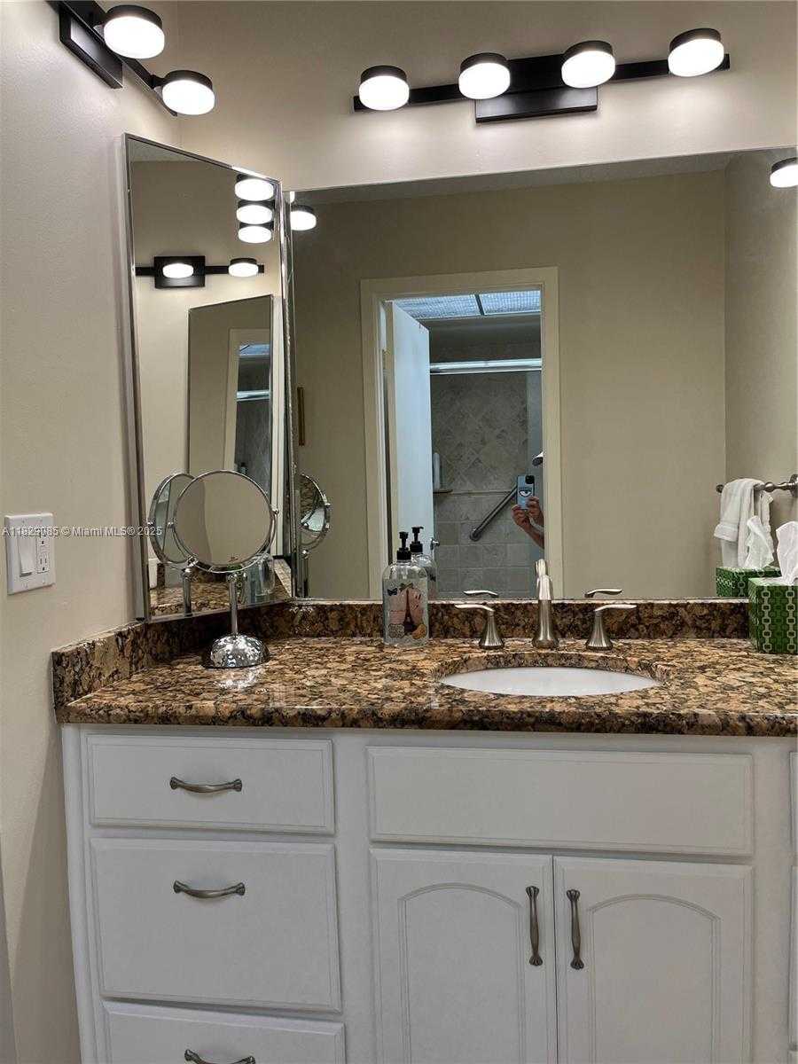 Small Image of Palm Beach Gardens Number 23