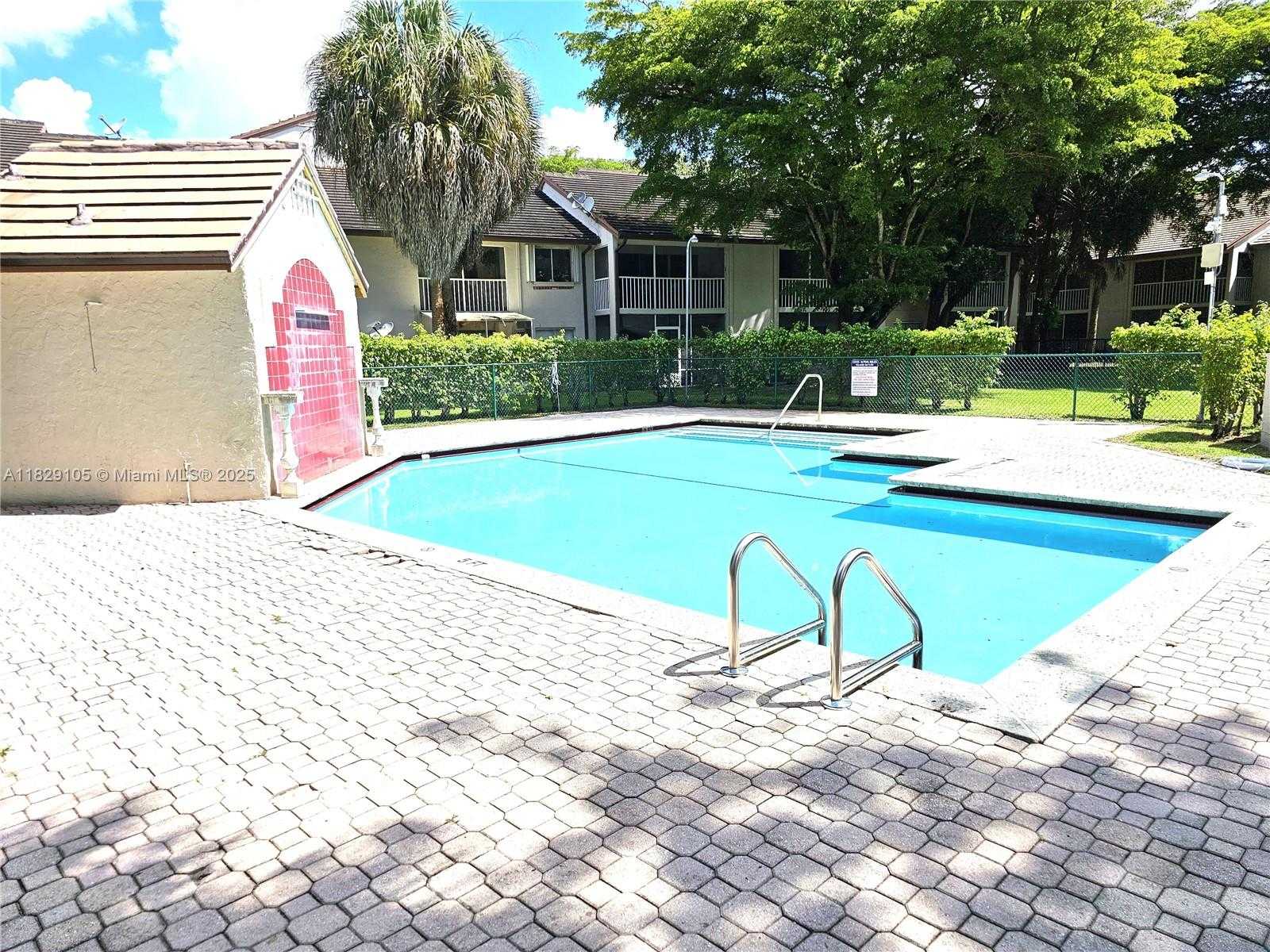 Small Image of 13904 SOUTH WEST 91ST TER #13904, Miami Number 2