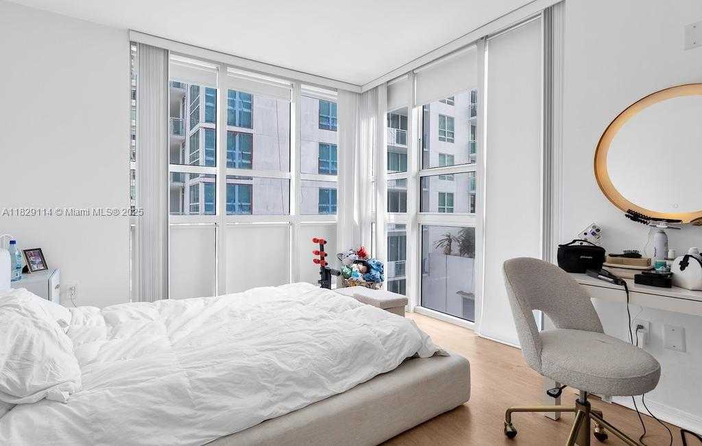 Small Image of 951 BRICKELL AVE #1100, Miami Number 11