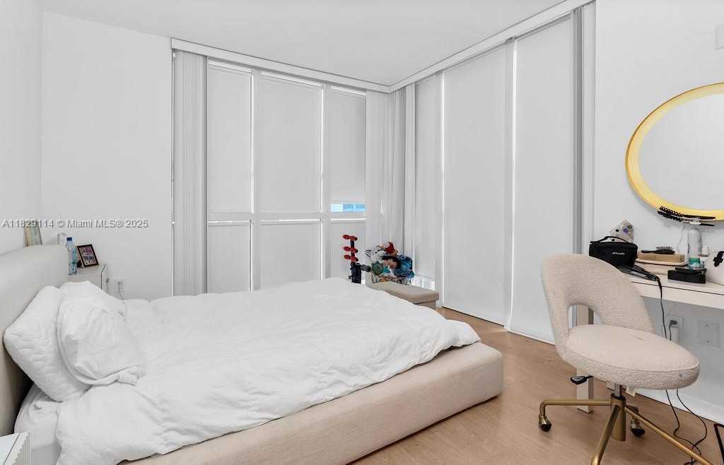 Small Image of 951 BRICKELL AVE #1100, Miami Number 12