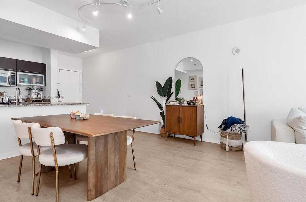 Small Image of 951 BRICKELL AVE #1100, Miami Number 4