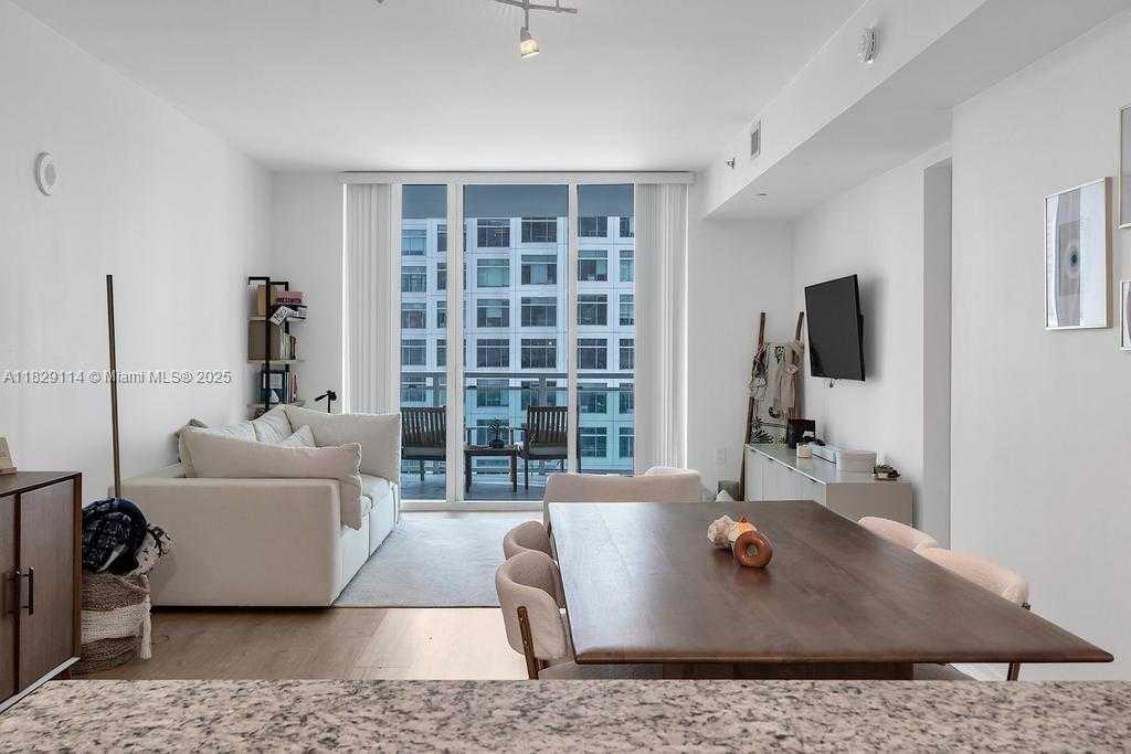 Small Image of 951 BRICKELL AVE #1100, Miami Number 5