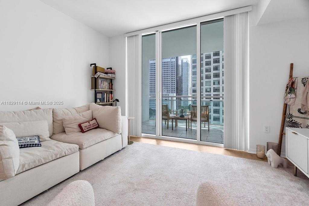 Small Image of 951 BRICKELL AVE #1100, Miami Number 7
