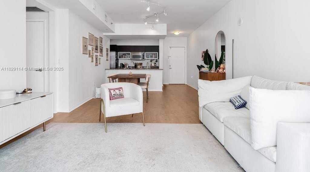 Small Image of 951 BRICKELL AVE #1100, Miami Number 8