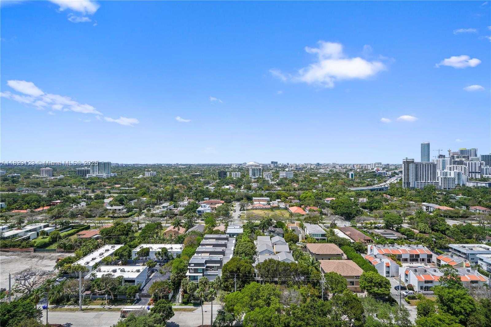Small Image of 2101 BRICKELL AVE #2001, Miami Number 2