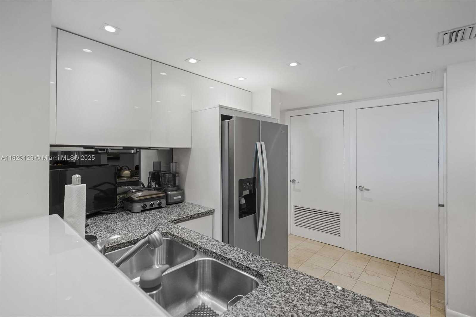 Small Image of 2101 BRICKELL AVE #2001, Miami Number 6