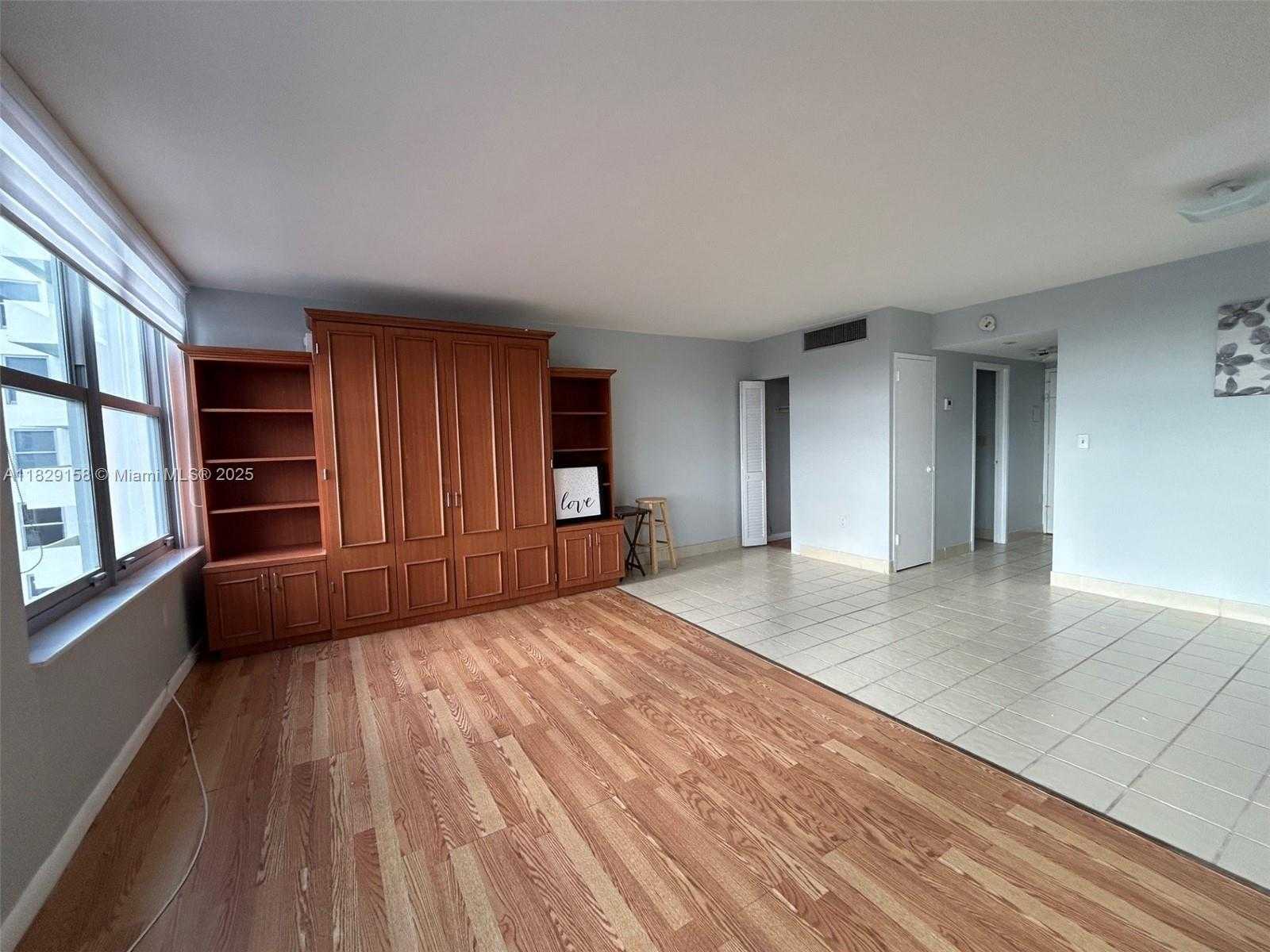 Small Image of 2899 COLLINS AVE #1040, Miami Beach Number 10