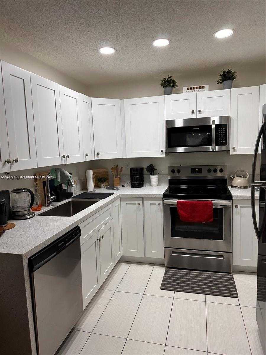 Small Image of 9301 SOUTH WEST 92ND AVE #204B, Miami Number 9