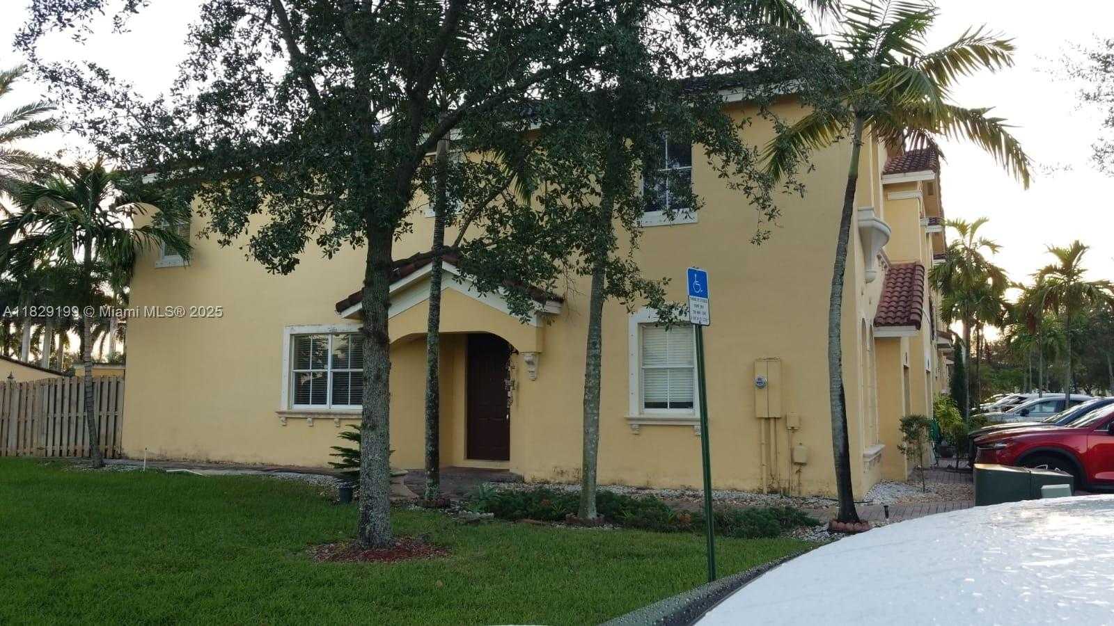 Small Image of 15029 SOUTH WEST 8TH TER #15029, Miami Number 16