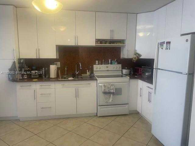 Small Image of 701 THREE ISLANDS BLVD #505, Hallandale Beach Number 13