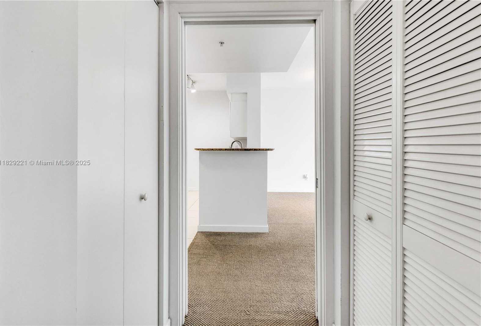 Small Image of 335 SOUTH BISCAYNE BLVD #1004, Miami Number 16