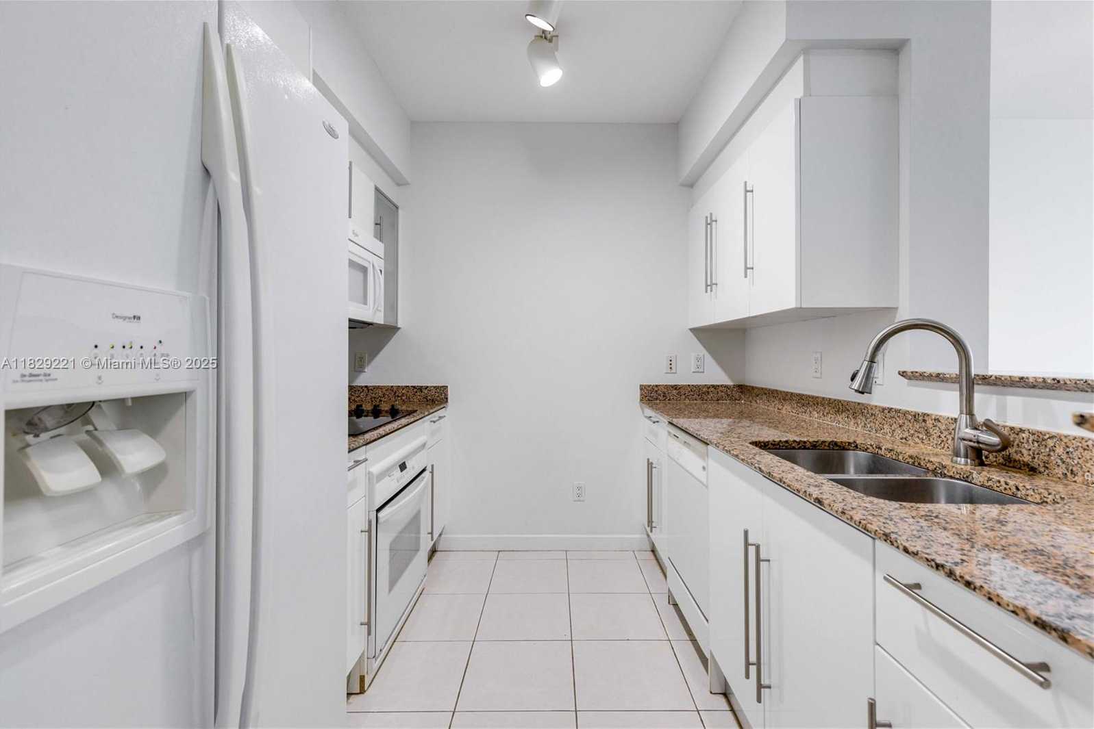 Small Image of 335 SOUTH BISCAYNE BLVD #1004, Miami Number 18