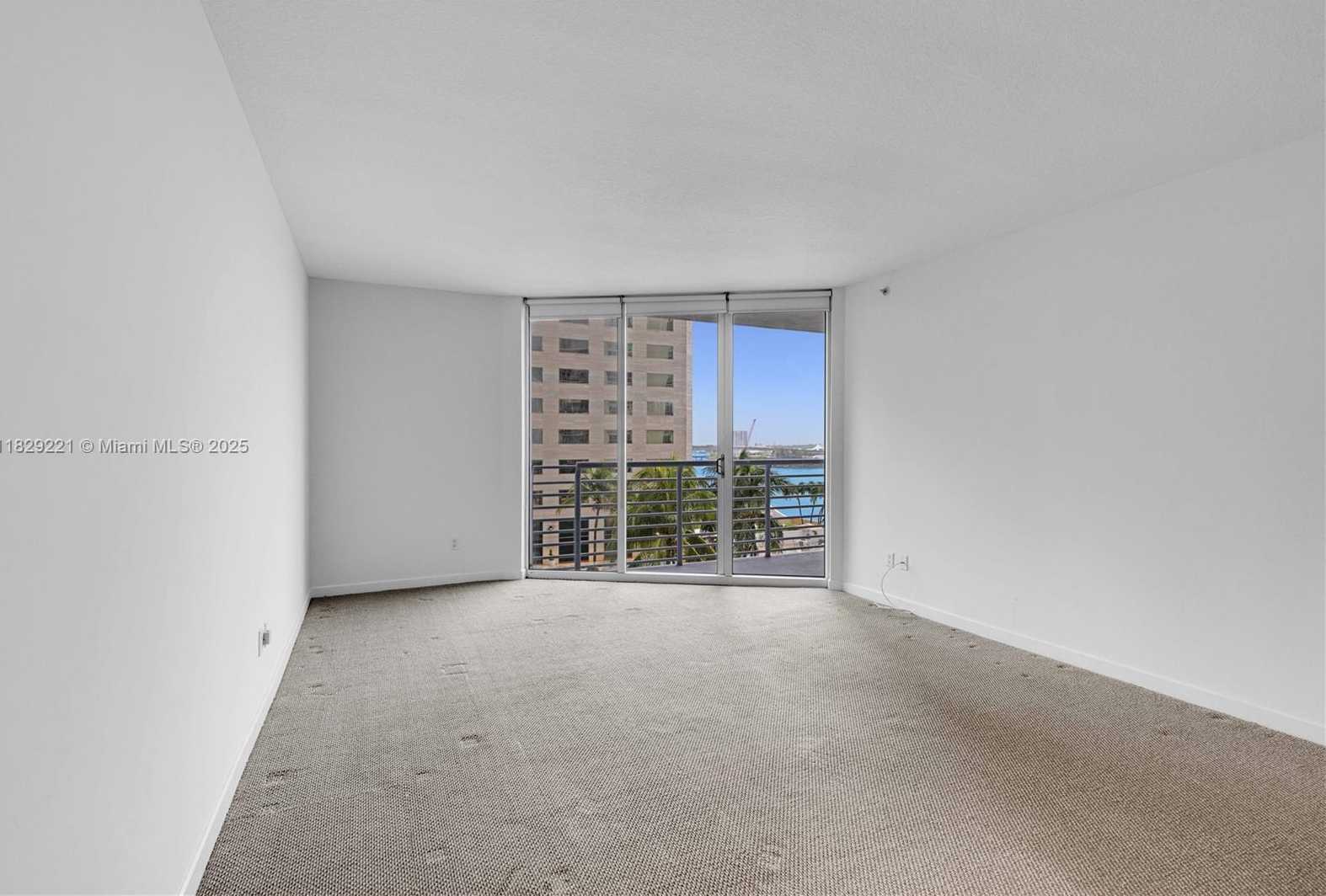 Small Image of 335 SOUTH BISCAYNE BLVD #1004, Miami Number 4