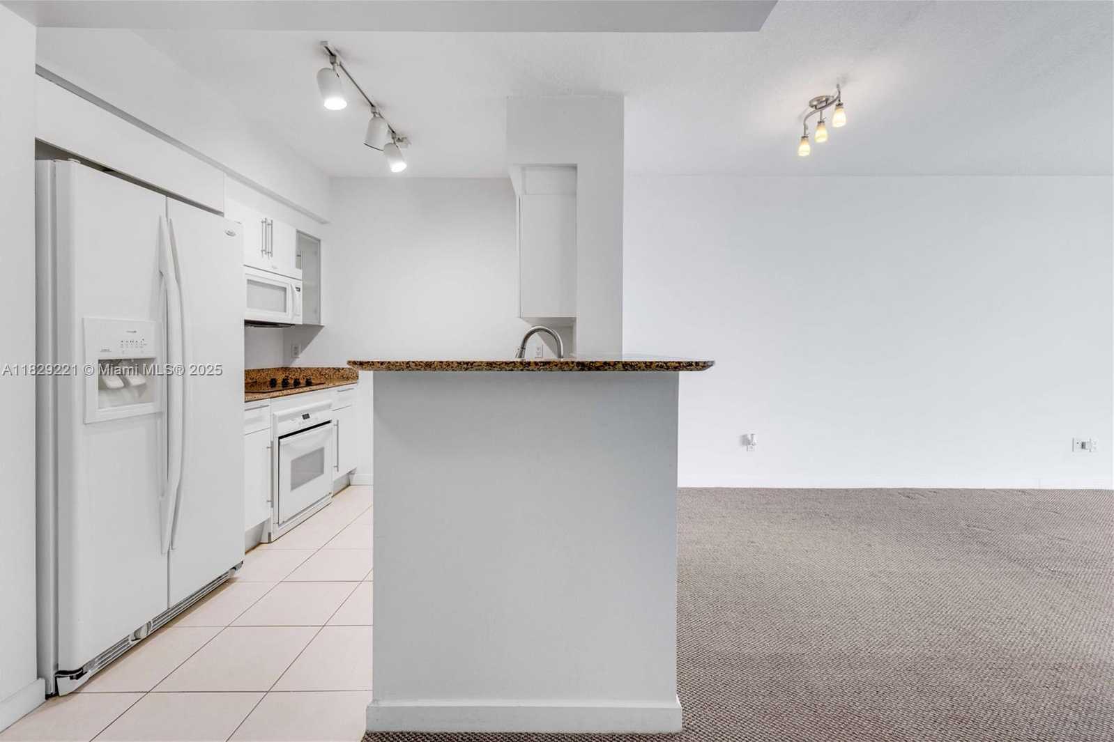 Small Image of 335 SOUTH BISCAYNE BLVD #1004, Miami Number 7