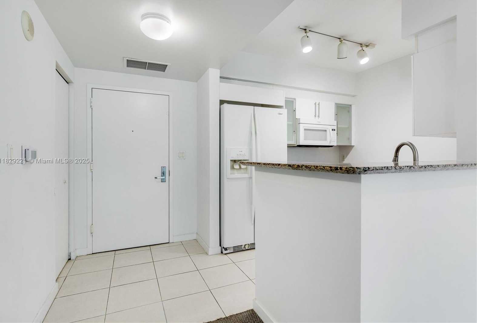 Small Image of 335 SOUTH BISCAYNE BLVD #1004, Miami Number 8
