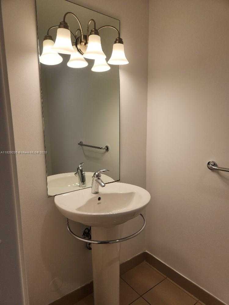 Small Image of 300 SOUTH BISCAYNE BLVD #L-804, Miami Number 11
