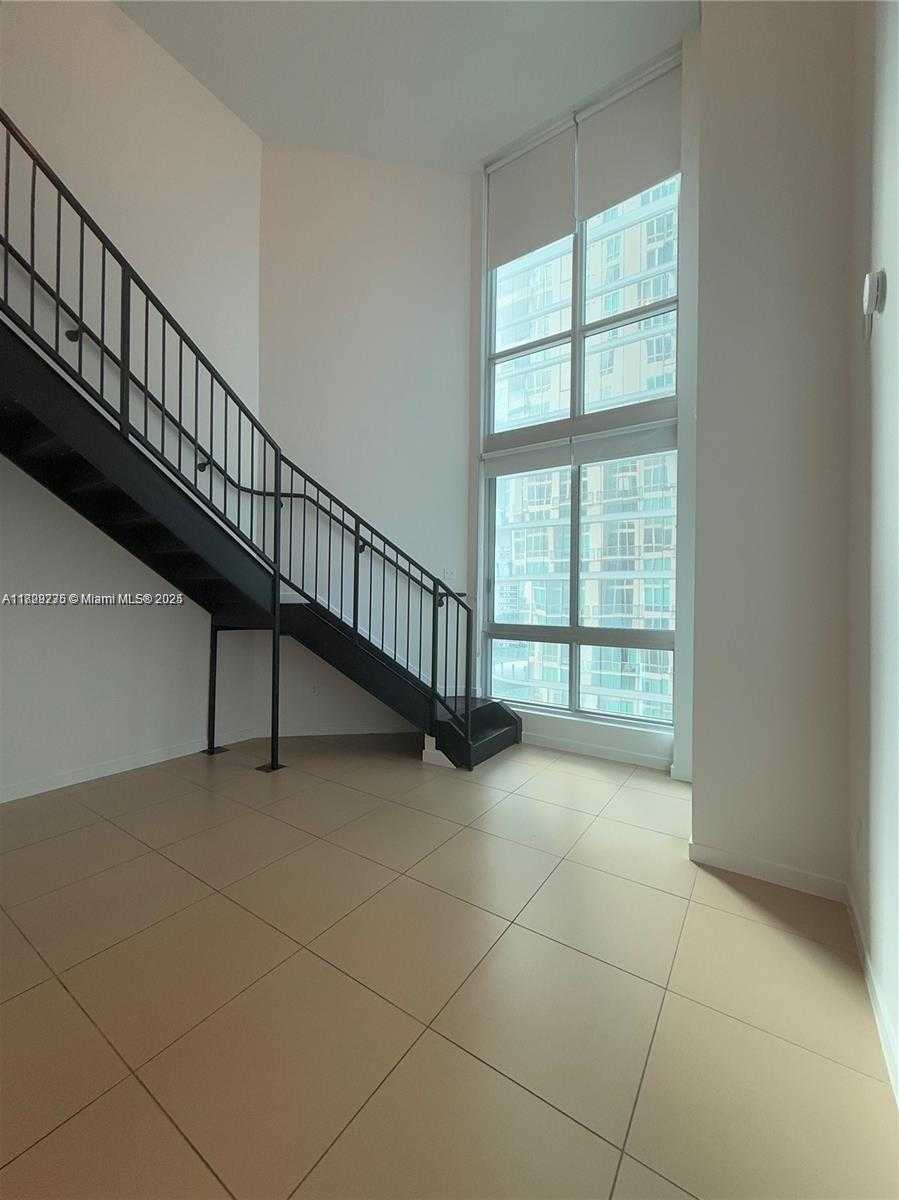 Small Image of 300 SOUTH BISCAYNE BLVD #L-804, Miami Number 16