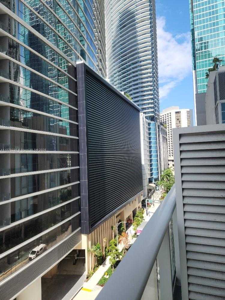 Small Image of 300 SOUTH BISCAYNE BLVD #L-804, Miami Number 3