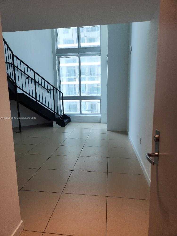 Small Image of 300 SOUTH BISCAYNE BLVD #L-804, Miami Number 4