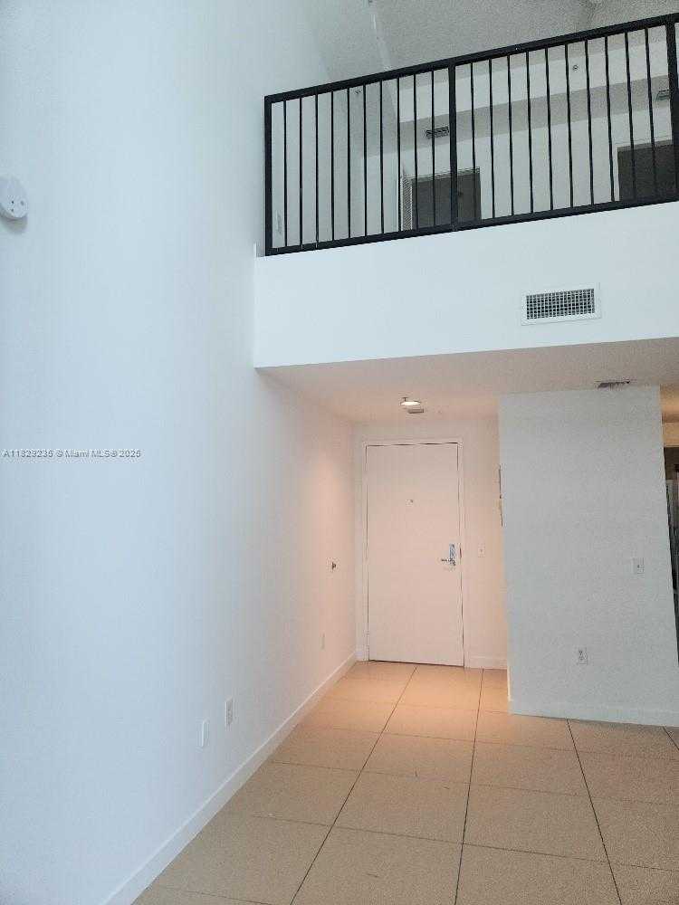 Small Image of 300 SOUTH BISCAYNE BLVD #L-804, Miami Number 5