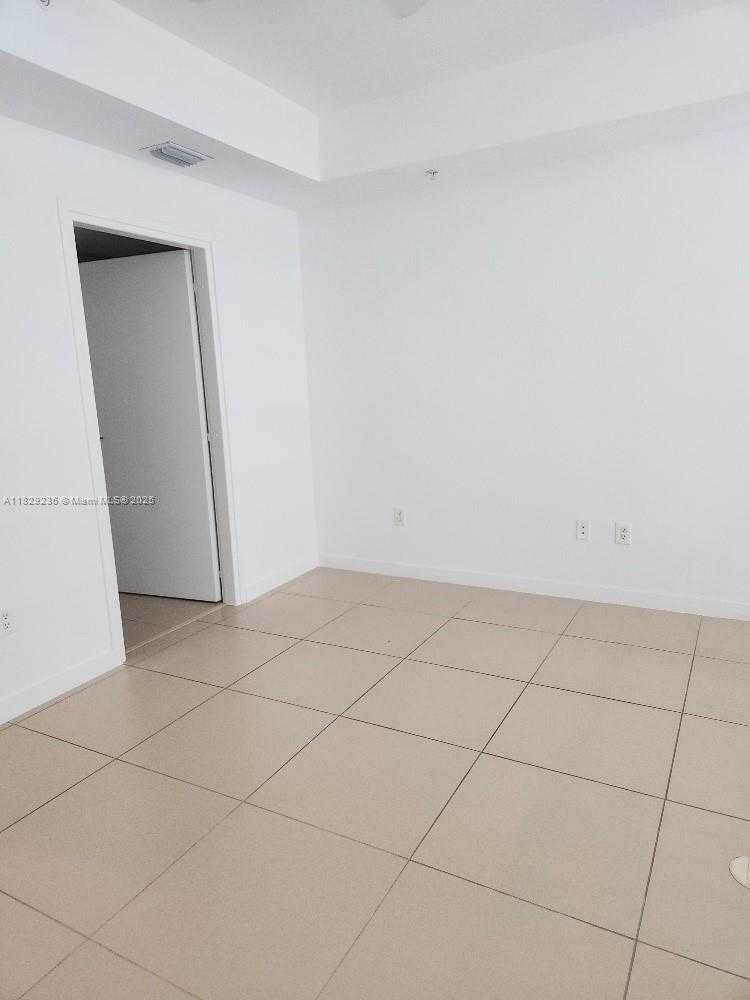 Small Image of 300 SOUTH BISCAYNE BLVD #L-804, Miami Number 8