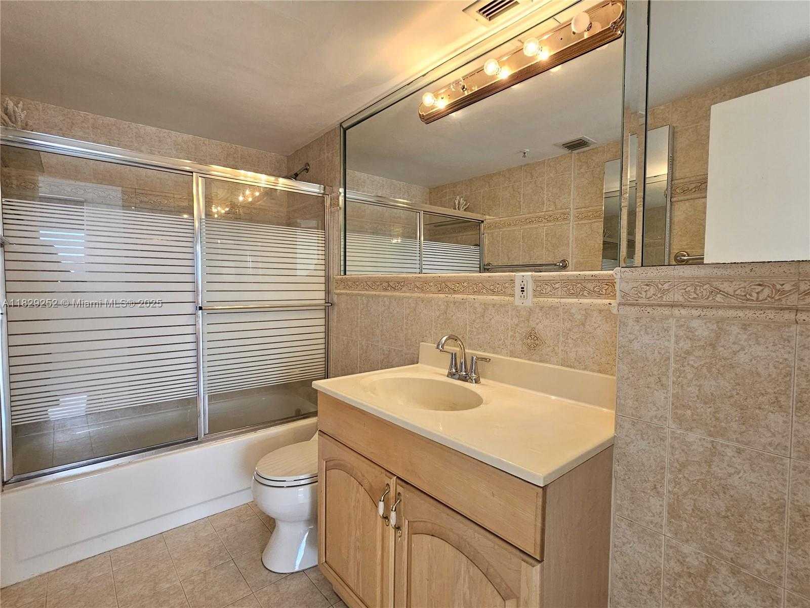 Small Image of 2829 INDIAN CREEK DR #709, Miami Beach Number 14