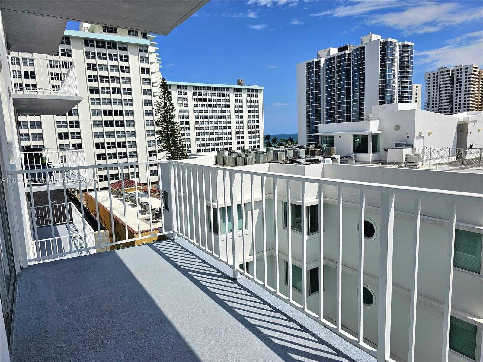 Small Image of 2829 INDIAN CREEK DR #709, Miami Beach Number 15